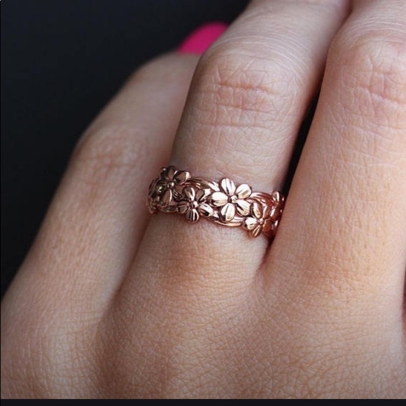 Rose Flower 🌸 Rose Gold Band🌸 - Picture 4 of 4